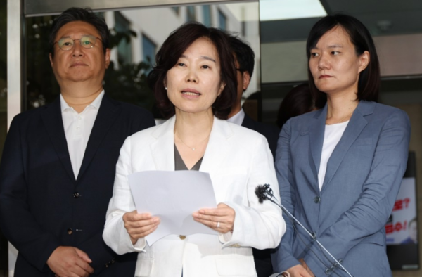 노인폄하 발언에 대해 사과하고 있는 김은경 더불어민주당 혁신위원장
